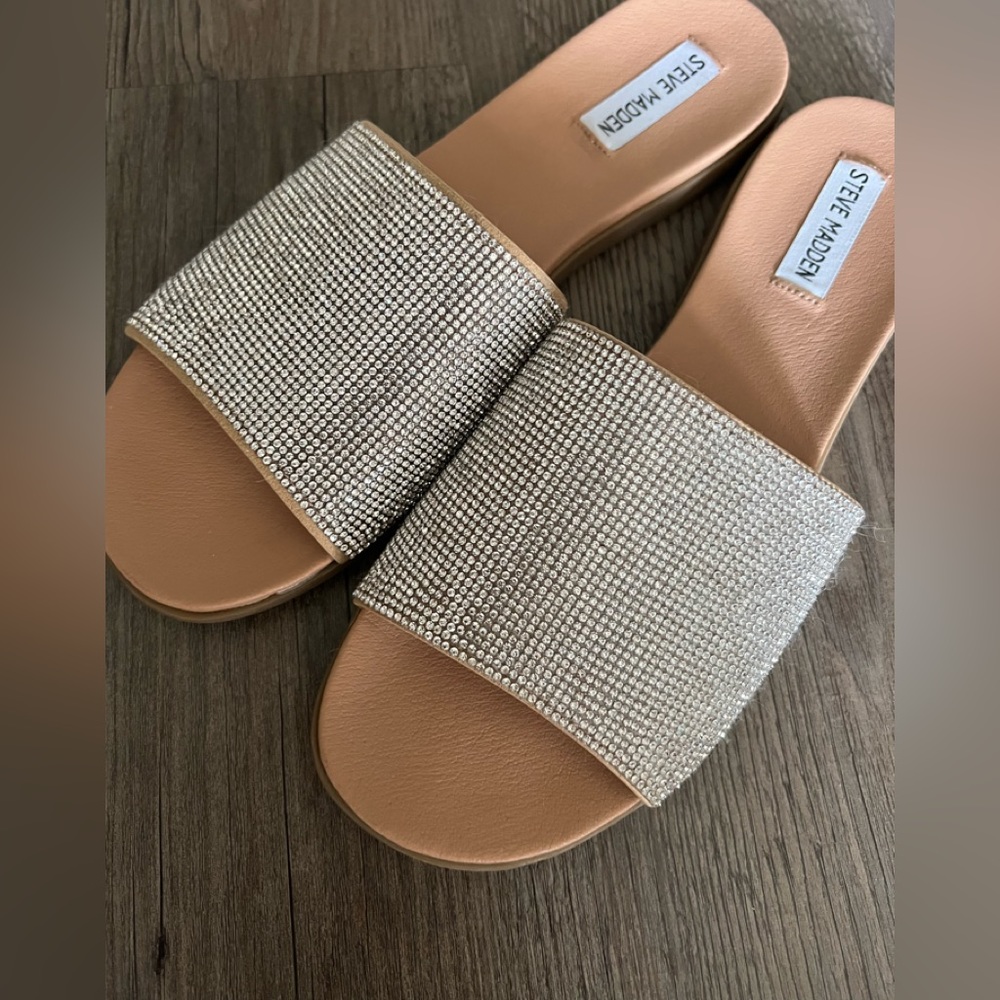 Steve Madden Kailey sandal.